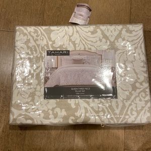 Tahari Home Queen 3 Piece Duvet Set
